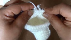Пинетки с розочками или как связать пинетки спицами?how to knit booties spokes