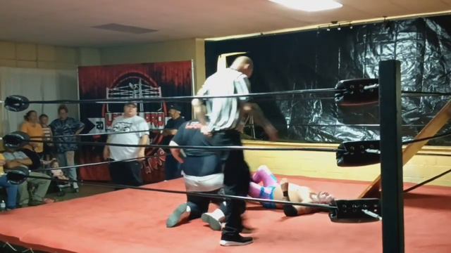 Aaron Roberts w/Justin Case Vs Chris Rocker смотреть онлайн