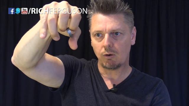 Fidget Spinners vs NO Fidget Spinner!! (How to do TRICKS!!) смотреть онлайн