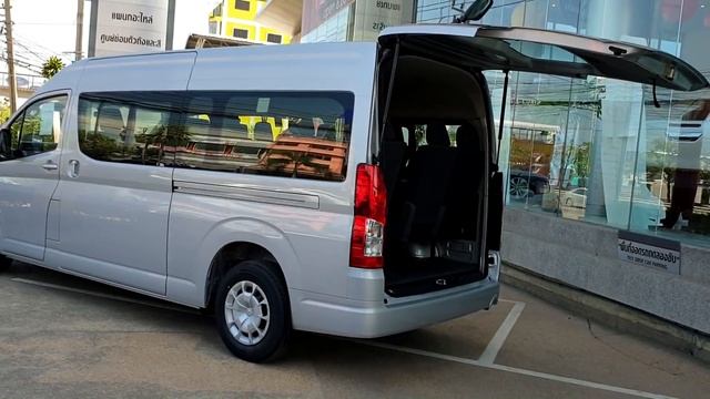 All new Toyota Commuter 2019 High-Roof 2.8 MT ราคา 1,269,000 บาท смотреть онлайн