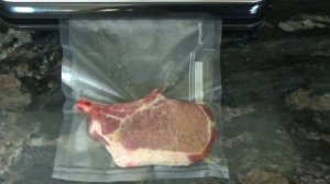 Сувид свиные стейки. Sous vide pork chops.