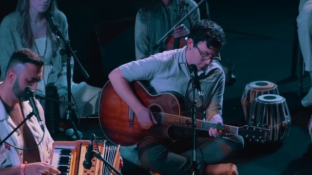 Om Namah Shivaya — Radhika Das — LIVE Kirtan at Union Chapel, London смотреть онлайн