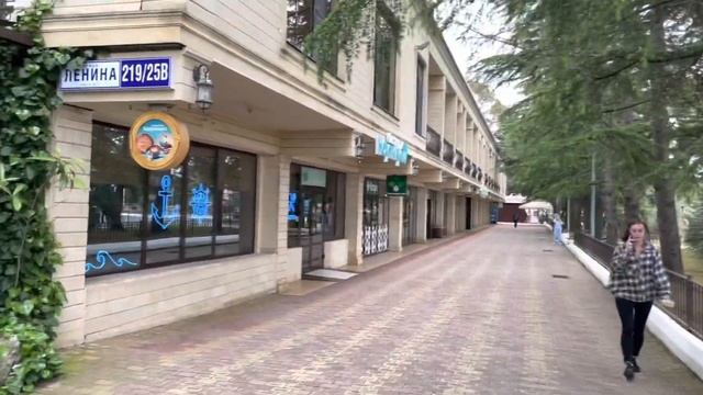 Адлер 2023 Встречаю Мужа на ЖД Вокзале Адлера. смотреть онлайн