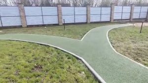 Резиновое бесшовное покрытие для двора частного дома