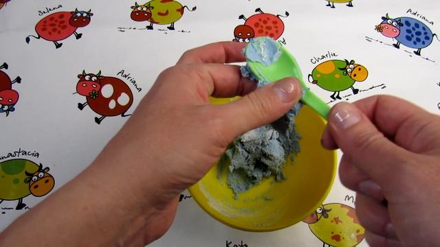 Как сделать СЛАЙМ БЕЗ КЛЕЯ из зубной пасты / Простой рецепт лизуна из зубной пасты смотреть онлайн