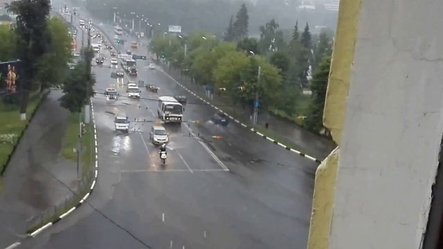 Иваново. Ливень. Площадь Пушкина Затопило! 25 июня 2015 смотреть онлайн
