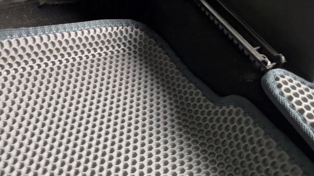 3D EVA коврики с бортами в салоне Renault Logan I (2004-2015) от компании CellMat смотреть онлайн