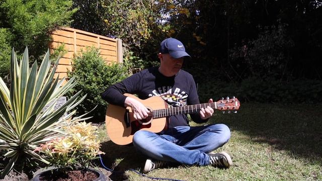 Smoke On The Water (Deep Purple) - Fingerstyle Cover смотреть онлайн