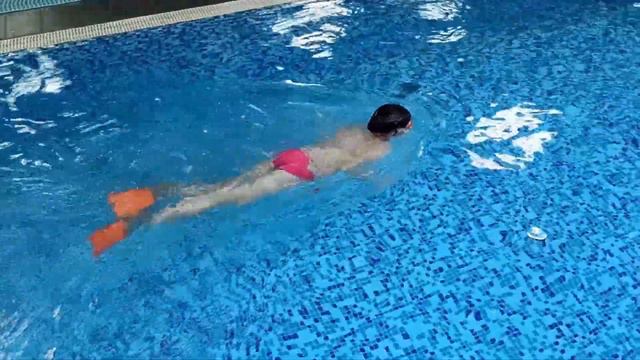 Учусь плавать в фитнес-клубе X-Fit во Владимире. I am learning to swim at the X-Fit fitness club. смотреть онлайн