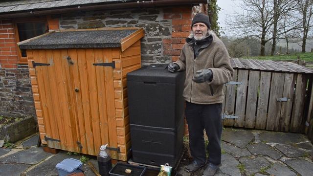 Should I... Get a Hotbin Garden Composter? смотреть онлайн