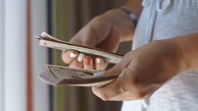 Как избавиться от денежных блоков. Мощные аффирмации. День 1 #АффирмациинаДеньги #КакпривлечьДеньги смотреть онлайн