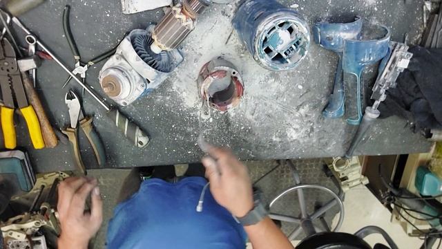 Makita Angle Grinder GA9040S & GA9020 смотреть онлайн