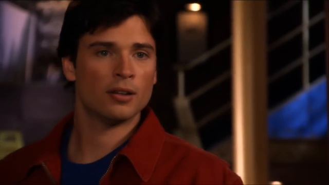 Erica Durance Clevage On Smallville s8e01 смотреть онлайн