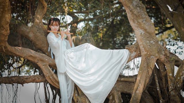 曲蔓地 (新疆民歌) - 古璇 - Gu Xuan смотреть онлайн