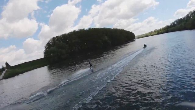 Вейкбординг за гидроциклом в Молдове [Drone view] смотреть онлайн