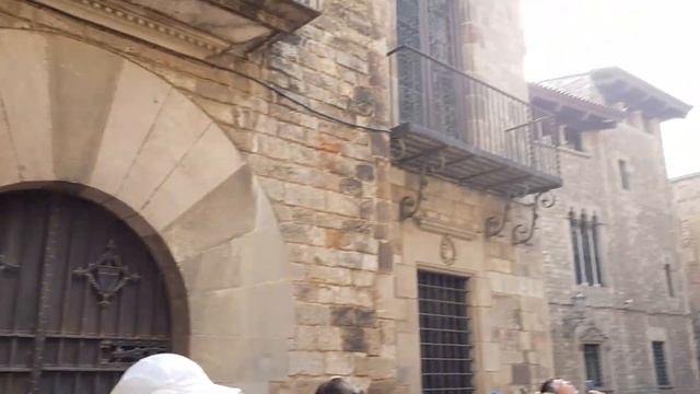 34.Испания 2019 год Барселона Экскурсия по готическому кварталу. Кафедральный Собор св. Евлампия. смотреть онлайн