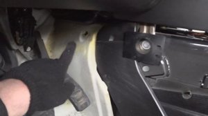 Как снять ковролин салона Porsche Cayenne [Порше Кайен] VW Touareg [Туарег]