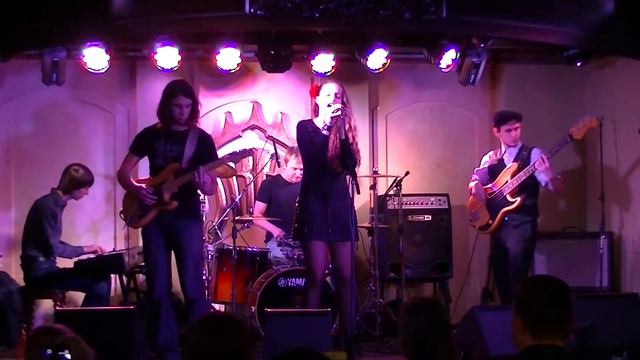 Яна Яковлева и группа Soulshine 