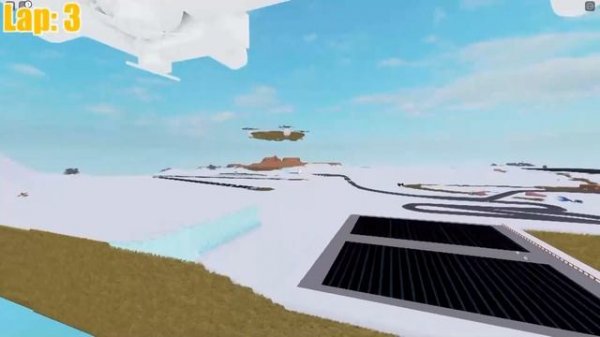 Roblox Plane Crazy 8 Runners (Tutorial Planes) vs 1 Hunter (Shredder Bug) (Roblox Plane Crazy)