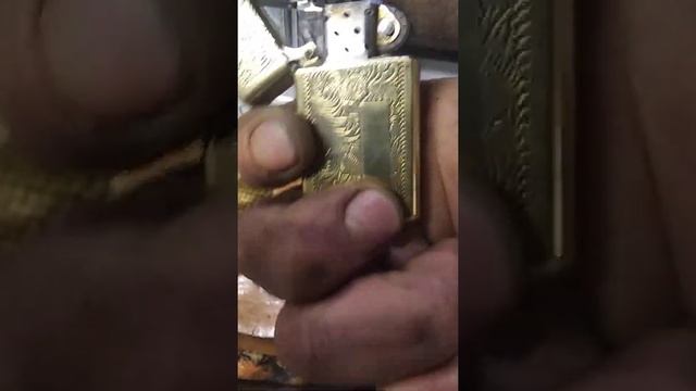 Плохо зажигается бензиновая зажигалка.Где взять колесико для ЗИППО, как заменить. смотреть онлайн