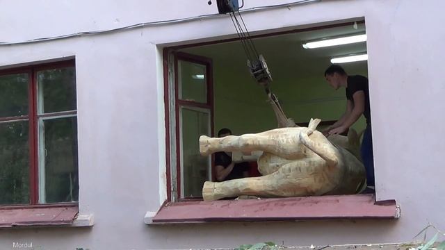 Погрузка зубра из дерева в натуральную величину смотреть онлайн