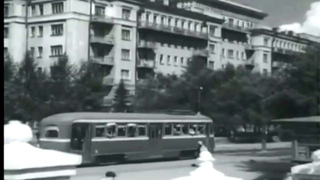 "Город украшенный памятниками и парками" Новокузнецк, в прошлом Сталинск - 1949, кинохроника СССР смотреть онлайн