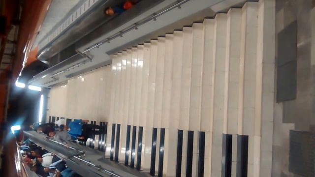 Escaleras de piano en metro Polanco смотреть онлайн
