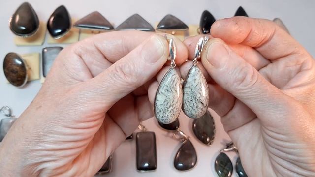 ОБСИДИАН // ЛАБРАДОР // АДУЛЯР // БЕЛОМОРИТ // НУУМИТ // НЕЙЗИЛЬБЕР В СЕРЕБРЕНИИ смотреть онлайн