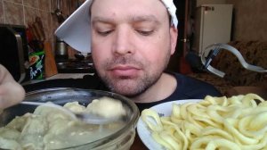 МУКБАНГ ПЕЛЬМЕНИ с сырным соусом/ОБЖОР луковые кольца