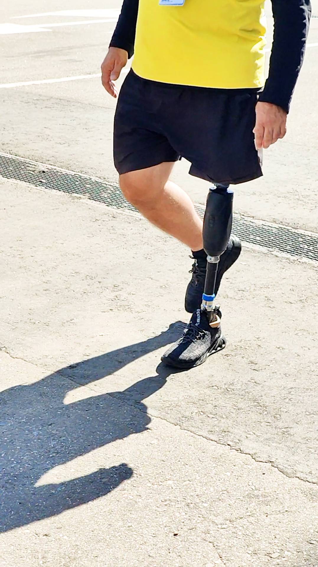 Ходить на протезе с разной скоростью смотреть онлайн