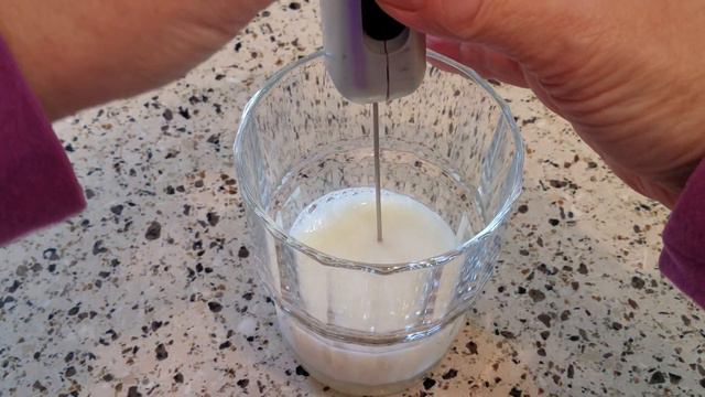 Matcha-DNA Milk Frother Review & Demo With 3 Milks! смотреть онлайн