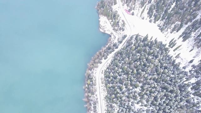 Зимнее озеро Рица смотреть онлайн