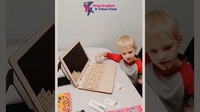 Учим буквы. Работа на деревянном обучающем ноутбуке. смотреть онлайн