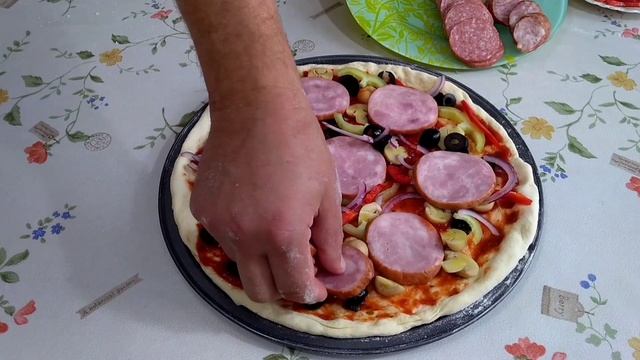 Пицца дома. Такую в пиццерии не делают! смотреть онлайн