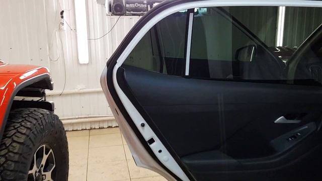 Затонировали заднюю часть нового автомобиля Hundai Creta пленкой премиум качества Llumar ATR 95% смотреть онлайн