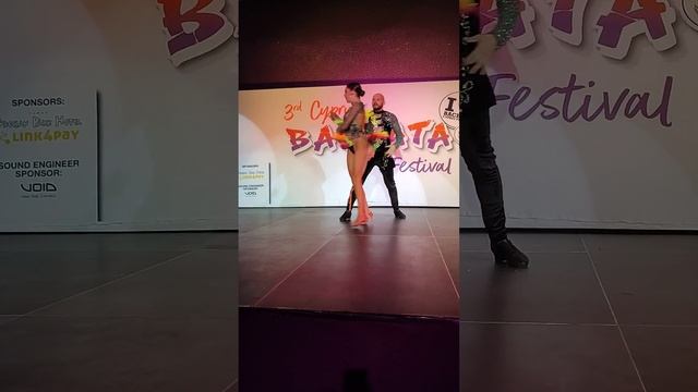 John Tsimpidis & Kelly Iordanidou - Dancing Show смотреть онлайн