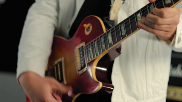 Pure by James Ford live with Rotosound strings. Live in session with Rotosound strings смотреть онлайн