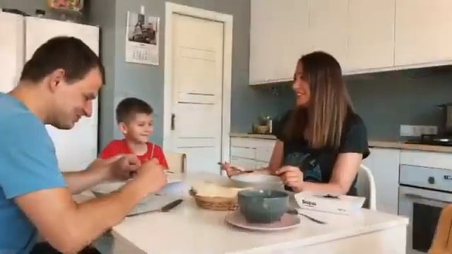 ДОСТАВКА QUMMY. КАК БЫСТРО НАКОРМИТЬ ВСЮ СЕМЬЮ ДОМА И НА ОТДЫХЕ? смотреть онлайн