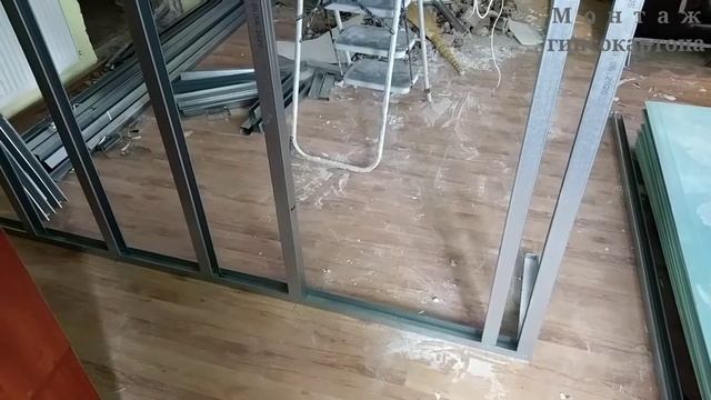 перегородка из гипсокартона : как разделить большой зал на две комнаты.