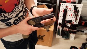 Обзор на страйкбольный пистолет AAP-01