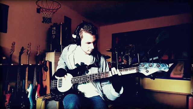 Funk Fusion in E Bass Jam daniB5000 смотреть онлайн
