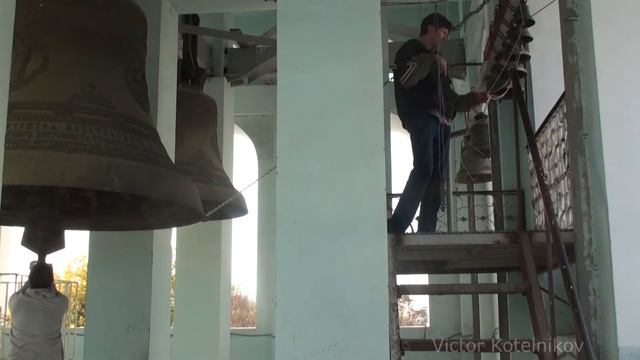 Колокольный звон в Свято-Успенском соборе Ташкента 2 смотреть онлайн