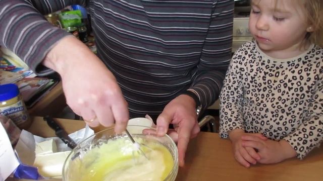 Американские ПАНКЕЙКИ за 15 минут. Пробуем кленовый сироп. Рецепт пышных панкейков на молоке. смотреть онлайн