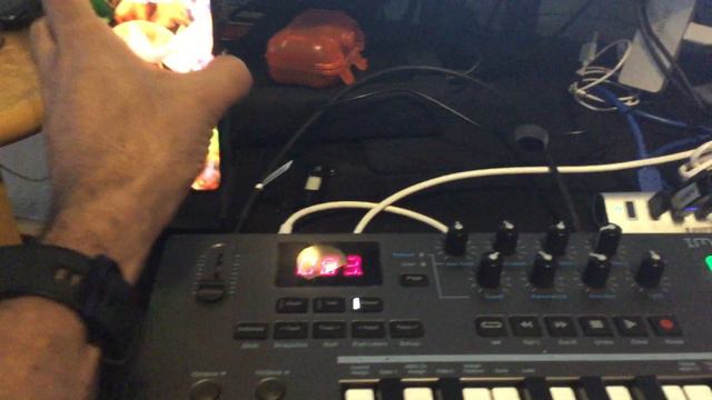 wireless charger affecting midi keyboard смотреть онлайн
