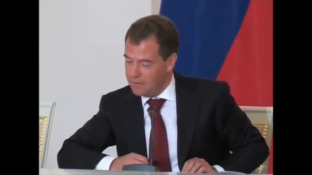 Смешной конфликт Медведева и Белых смотреть онлайн