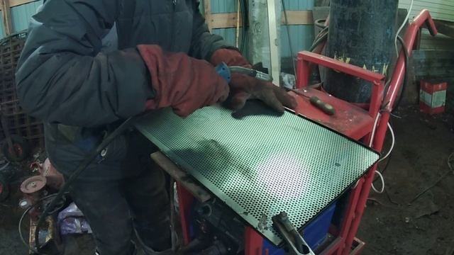 Готовимся к техосмотру, ставим радиатор на мой мтз 1221!!!!! смотреть онлайн