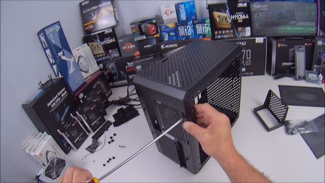 Cooler Master MasterBox Q500L Gehäuse смотреть онлайн