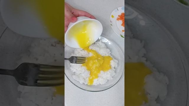 ЖАРЕНЫЙ РИС С ЯЙЦОМ И ОВОЩАМИ ПО КИТАЙСКИ. смотреть онлайн