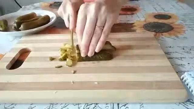 Салат с сухариками!Рецепт салата из сухариков! смотреть онлайн