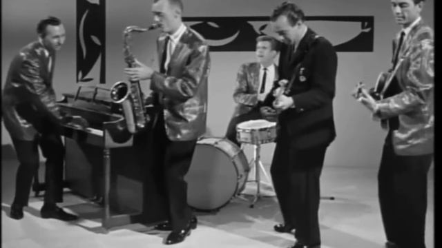 Bill Black Combo's Performance in "Teenage Millionaire" (1961): Smokie Part 2 + Yogi (Tenor Sax) смотреть онлайн